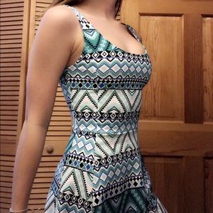 Divided blue pattern short dress